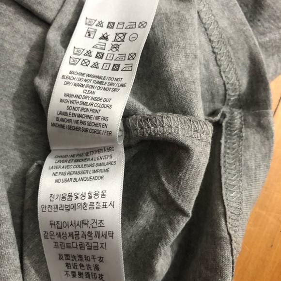 🔥🔥🔥SOLD🔥🔥🔥Authentic Burberry T-shirt - Picture 7 of 9